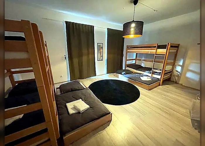 Apartment Altstadt 2 Bedroom 10-12 Beds 15 Min Messe *