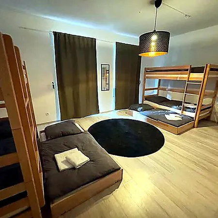 Apartment Altstadt 2 Bedroom 10-12 Beds 15 Min Messe *
