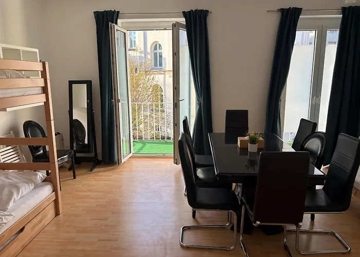Altstadt 2 Bedroom 10-12 Beds 15 Min Messe Apartment