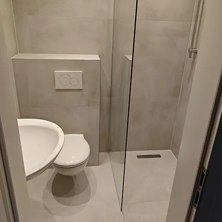 Altstadt 2 Bedroom 10-12 Beds 15 Min Messe Apartment