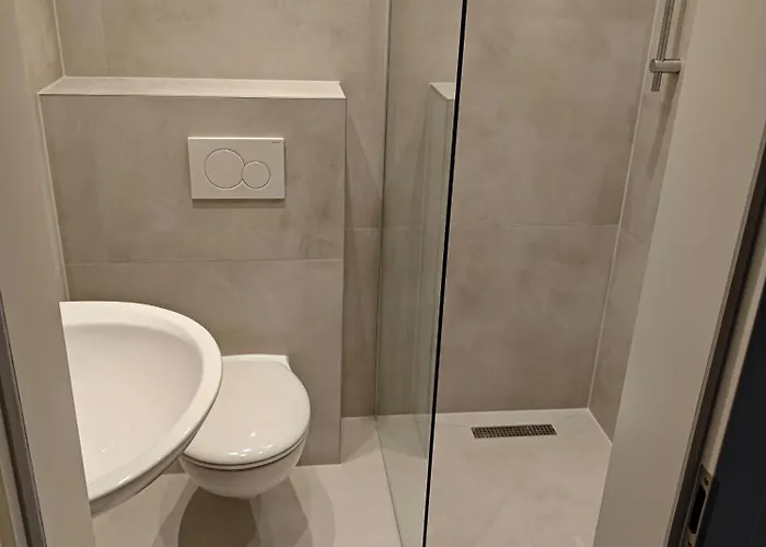 Altstadt 2 Bedroom 10-12 Beds 15 Min Messe Daire
